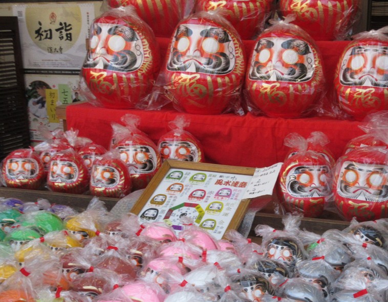 深大寺名物のダルマ